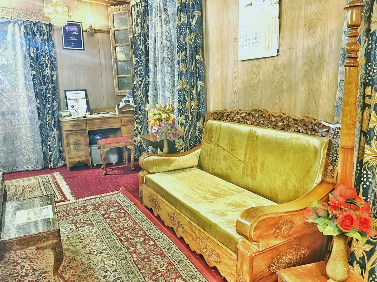 Bed and Breakfast Lake Victoria Houseboats Srīnagar Exterior foto